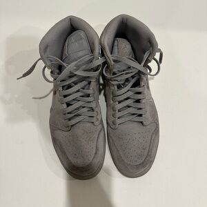Grey AIR JORDAN 1 high Nike